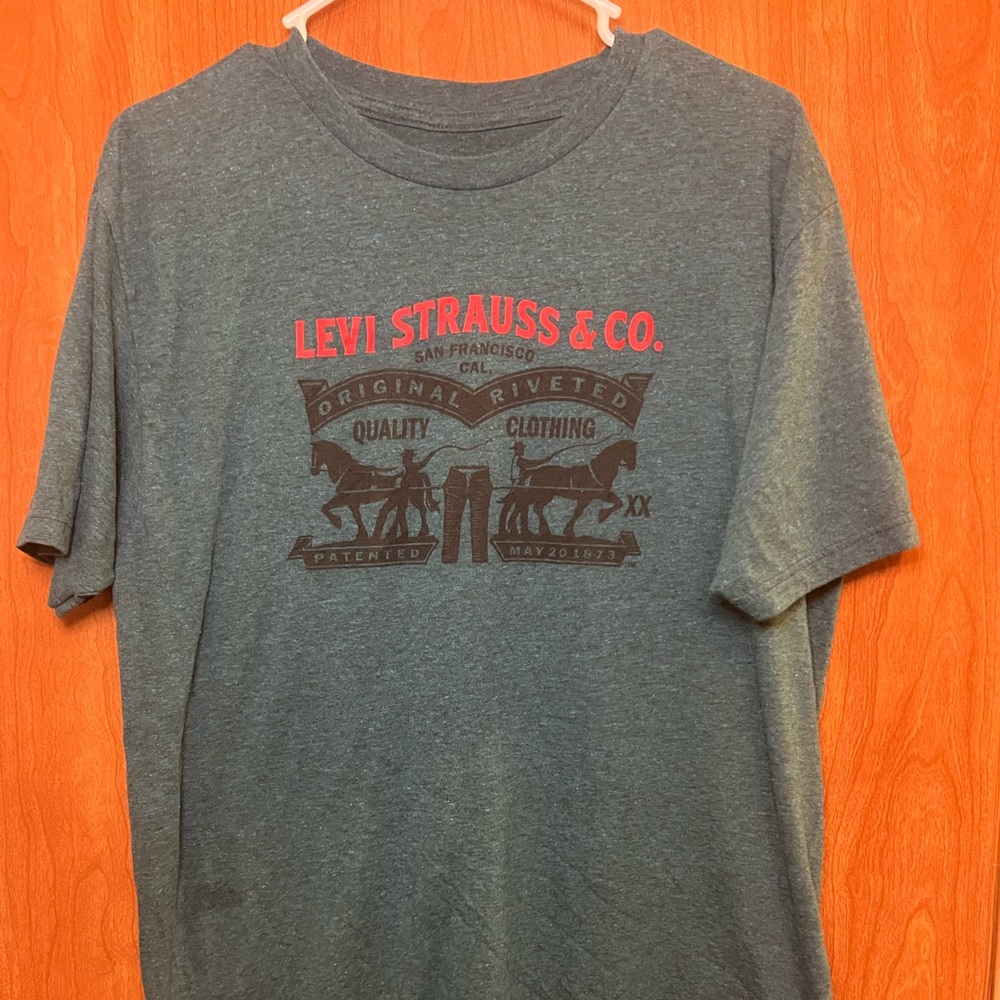 Men’s Large Levi Strauss & Co T Shirt Green And Black.